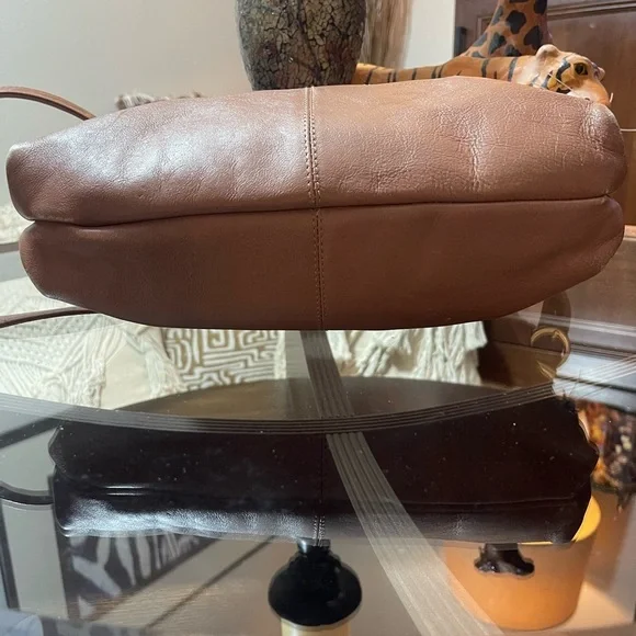 Stone Mountain Chestnuts Brown leather Crossbody Bag with Metallic Hardware - Picture 6 of 8